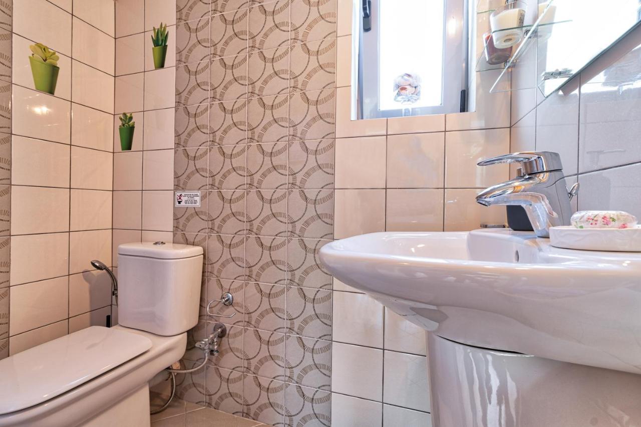 Elegant New Maisonette Near The Sea Aegina 외부 사진