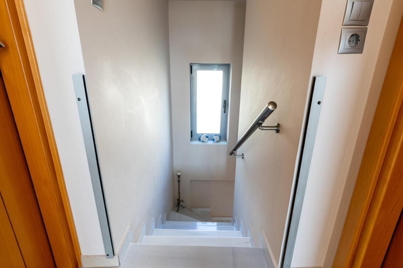 Elegant New Maisonette Near The Sea Aegina 외부 사진
