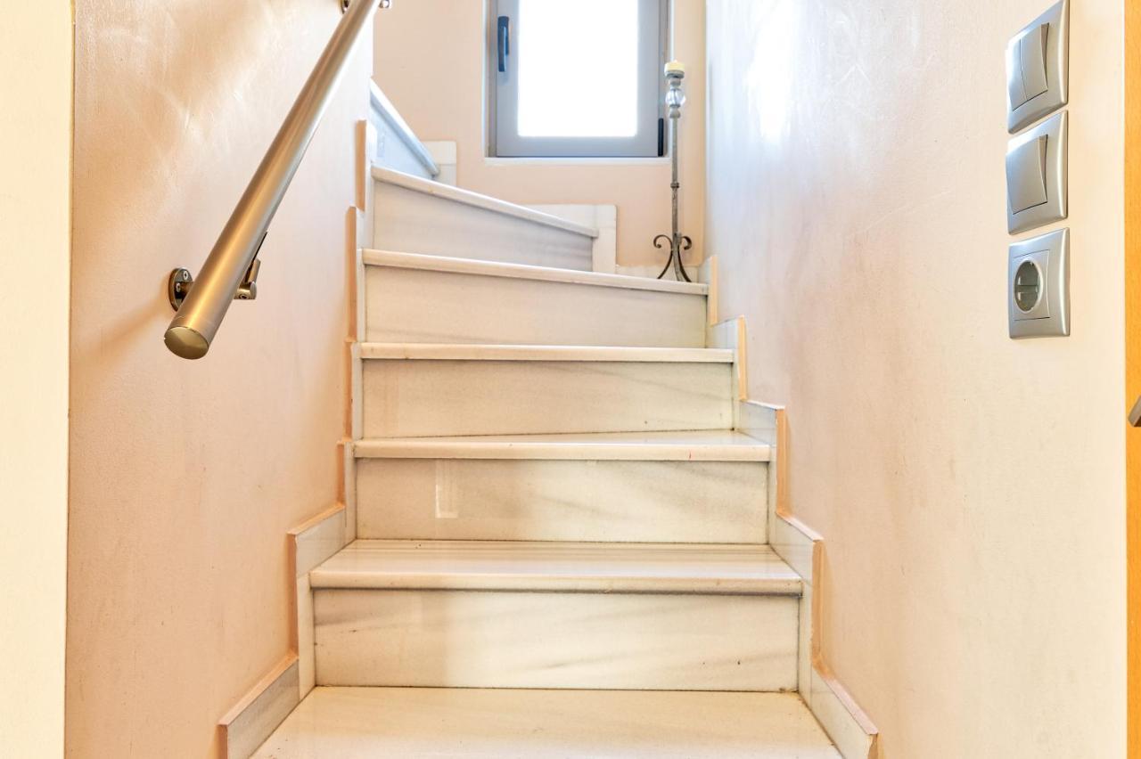 Elegant New Maisonette Near The Sea Aegina 외부 사진